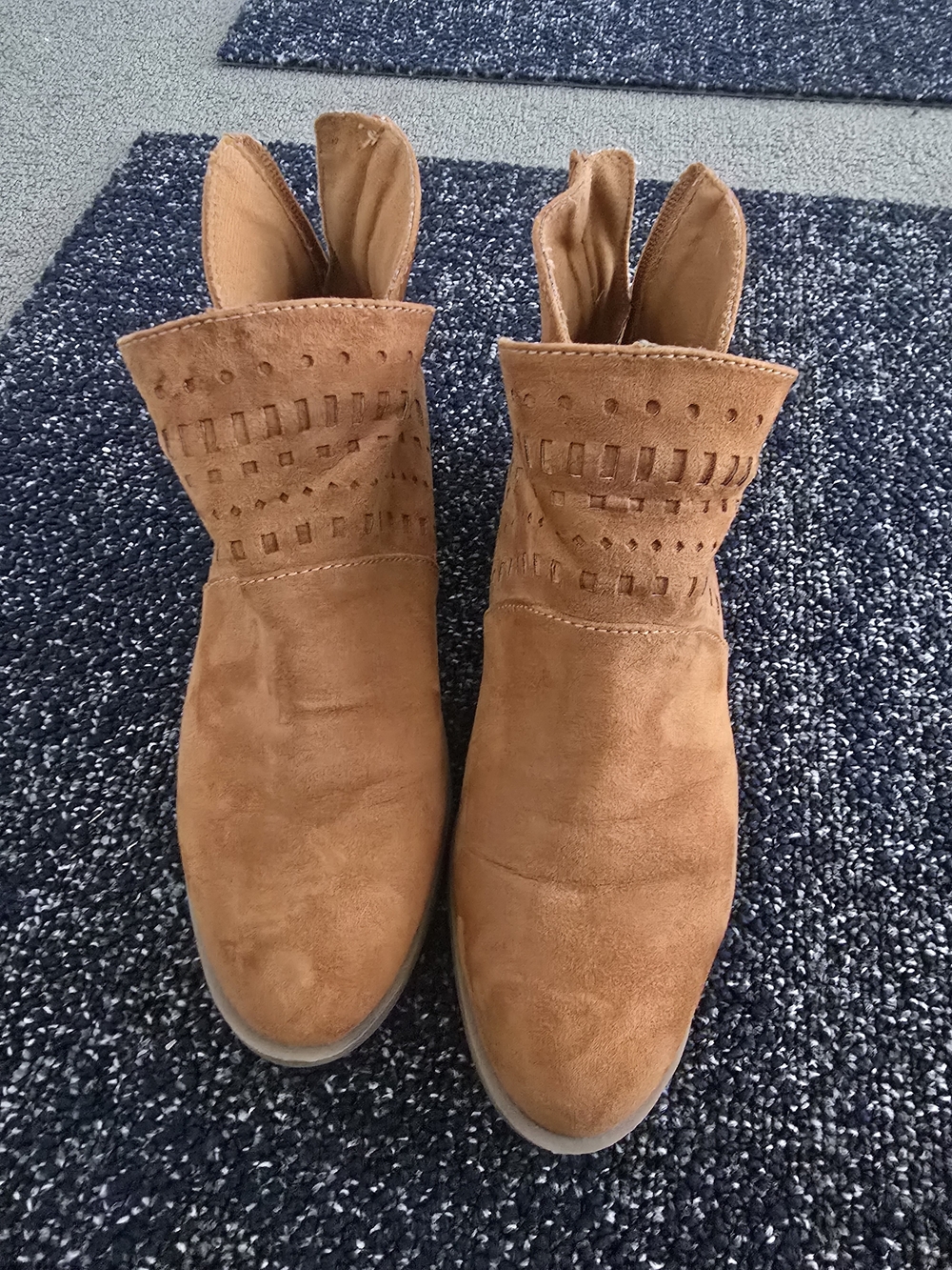 SO Memory Foam Brown Faux Suede Ankle Boots Women's Size 6